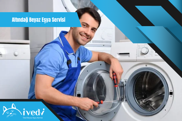 Altındağ beyaz eşya servisi ustası arızalı buzdolabının kompresör ve soğutma performansını test ediyor