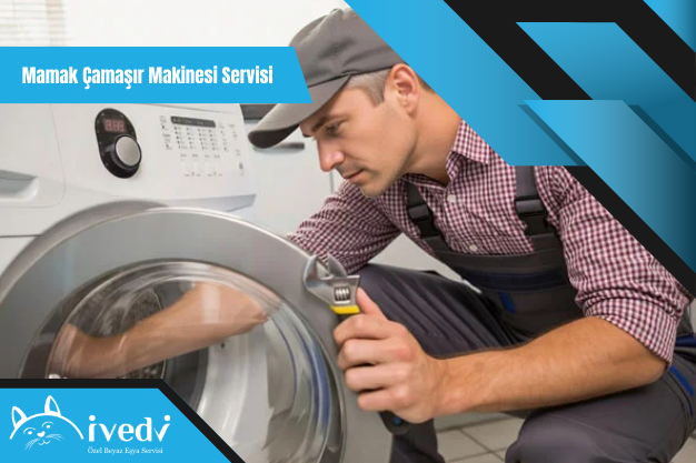 Mamak çamaşır makinesi servisi teknisyeni arızalı makinenin motor ve tambur sistemini inceliyor