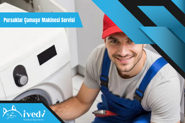 Pursaklar çamaşır makinesi servisi teknisyeni makinenin su tahliye pompasını kontrol ediyor