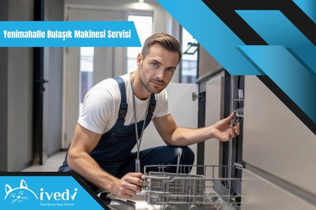 Yenimahalle bulaşık makinesi servisi teknisyeni modern bir makinenin enerji ve su tasarrufu ayarlarını kontrol ediyor